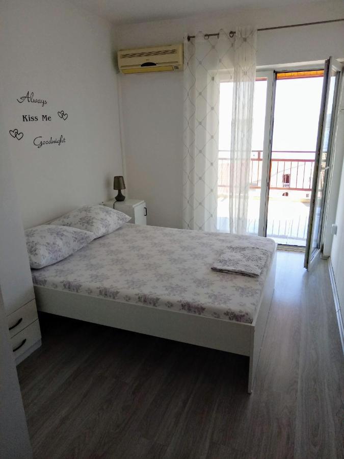 Apartments Flora Crikvenica Luaran gambar